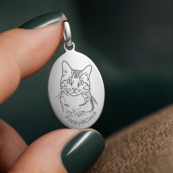 Paw Oval Pendant Necklace | 18K Gold Plated
