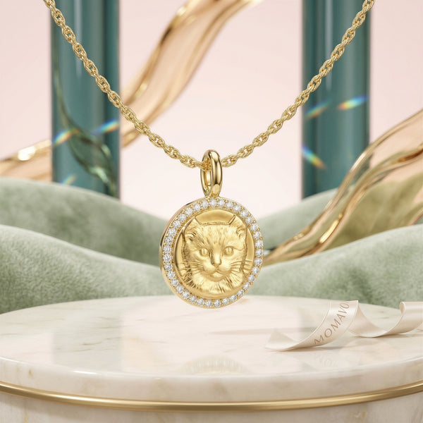 Carved Circle Pendant Necklace | 18K Gold Plated