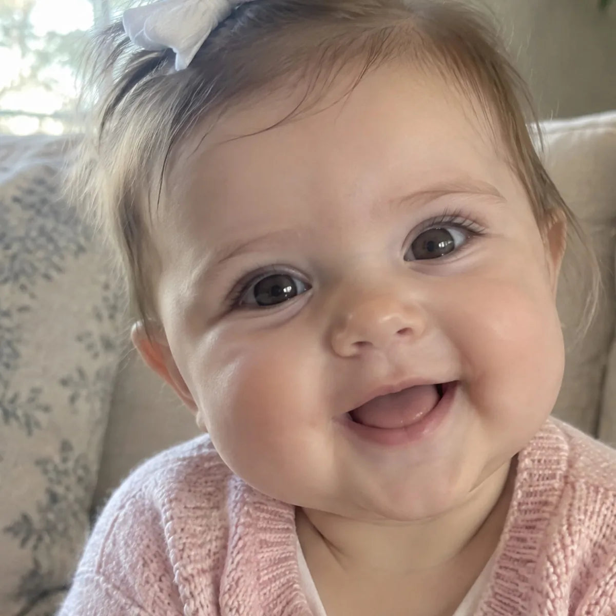 Example: a clear, close-up baby photo